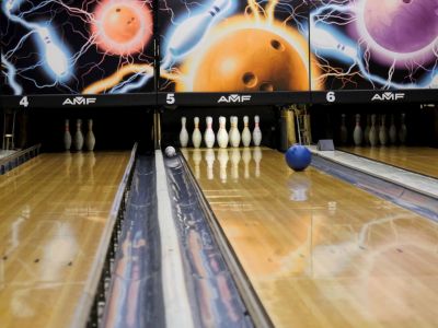 Markt- & Standortanalyse sowie modellhafte Wirtschaftlichkeit für Bowlingcenter in München (Bild: freepik)